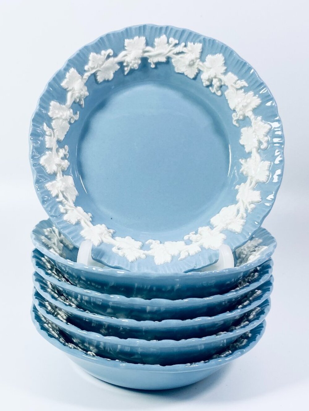Wedgwood~Queensware~Cream on Lavender~5” Dessert Bowl~Shell Edge